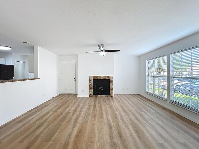 Building Photo - 645 Stafford Terrace