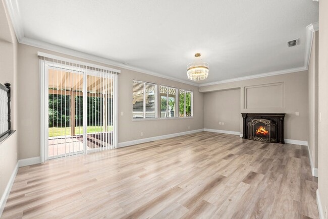 Building Photo - For rent: spacious and updated 5-bedroom, ...