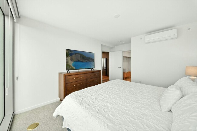 Building Photo - 1500 Rycroft St