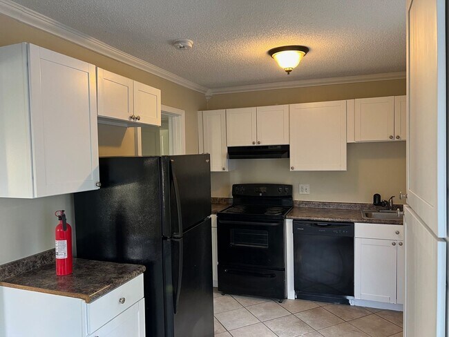 Building Photo - 113 Rue Max St