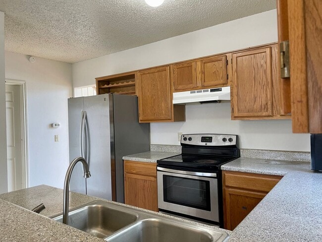 Building Photo - Two-story Duplex!