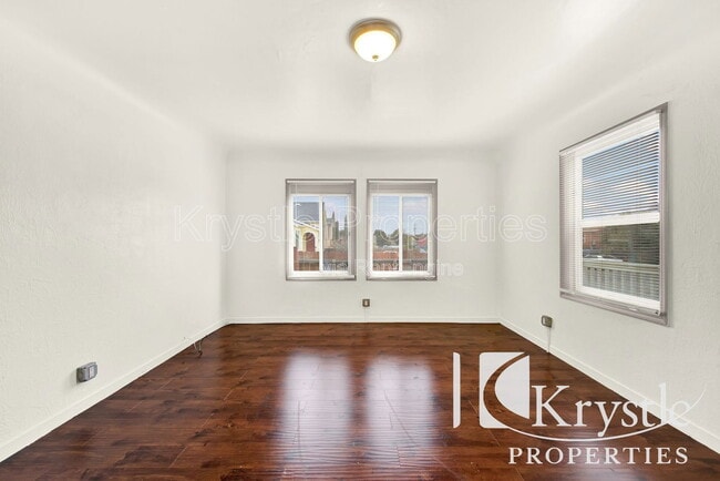 Building Photo - 241 Mayo Ave