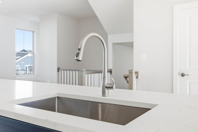 Building Photo - 1017 Venifena Terrace SE