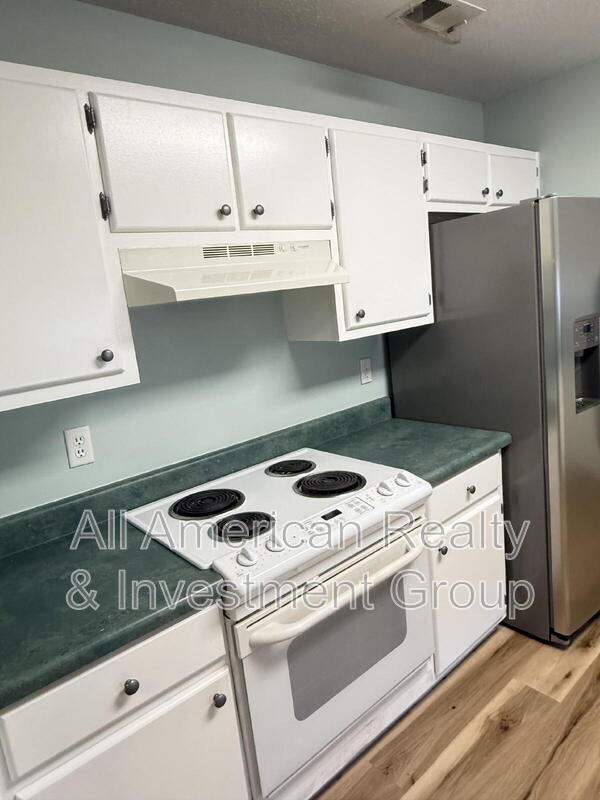 Building Photo - 968 Southern Oaks Ct