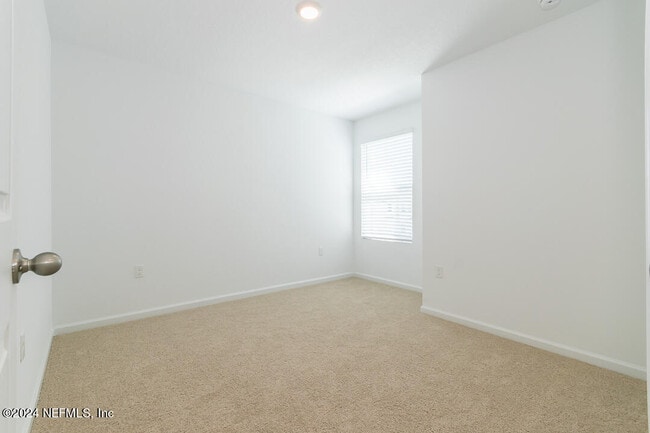 Building Photo - 215 Elmhurst Ln