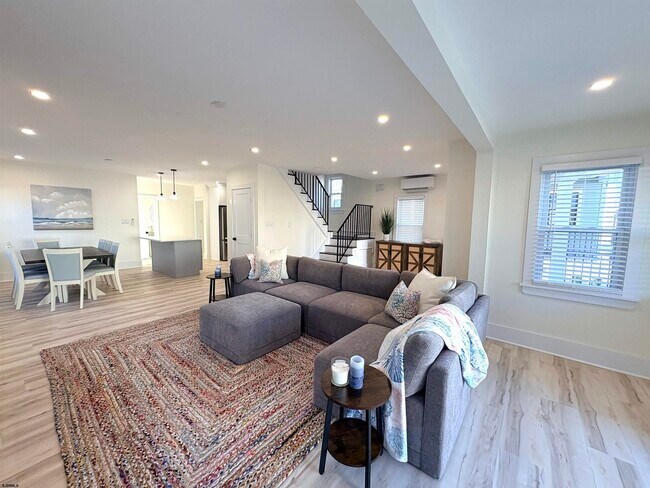 Building Photo - 6 N Jasper Ave