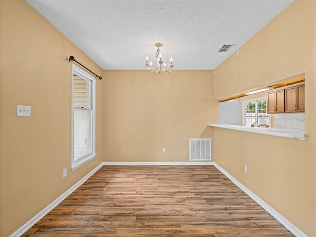 Building Photo - 542 Shadowridge Rd