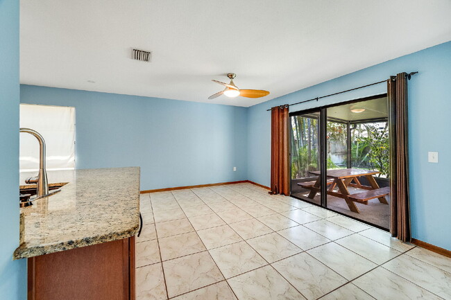 Building Photo - Beautifully updated Pool Home