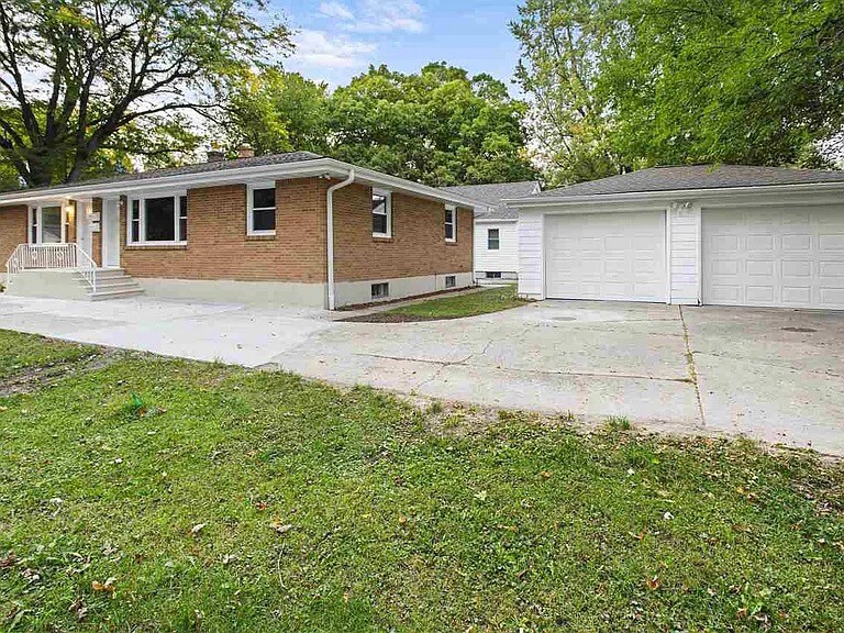 Building Photo - 1610 Remington Rd