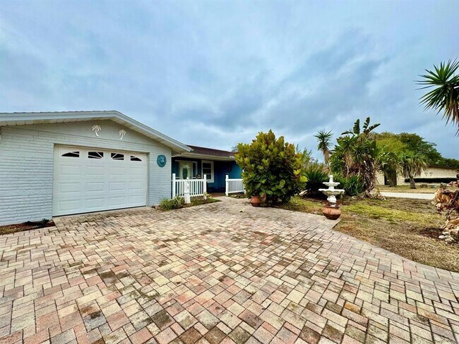 Building Photo - 7514 Spirea Dr