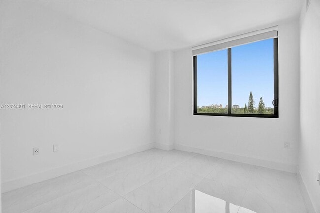 Building Photo - 301 Altara Ave