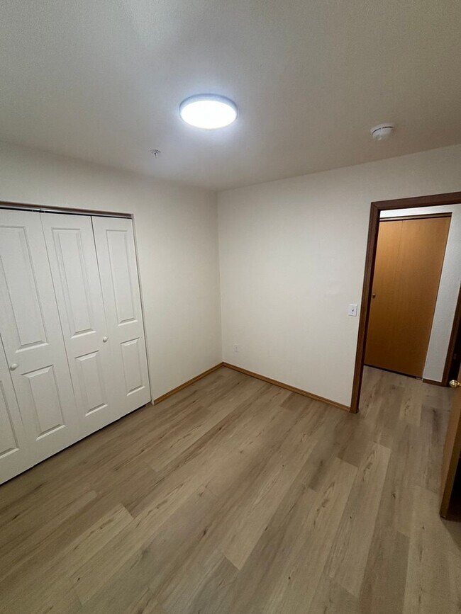 Building Photo - 211 N Lava