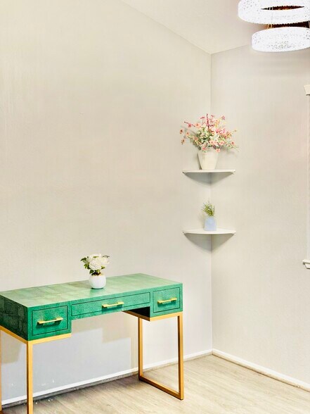 Office - 1072 Maywood Ln