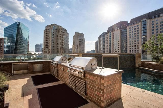 Building Photo - 2212 McKinney Ave