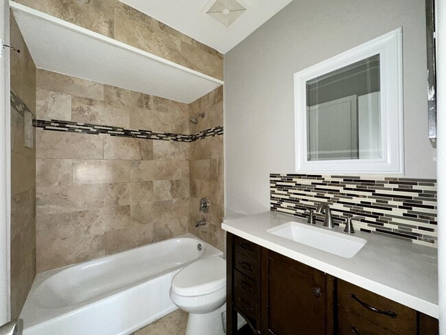 Building Photo - 5324 Bosque Ln