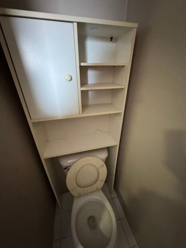 Building Photo - 416 Cascade St