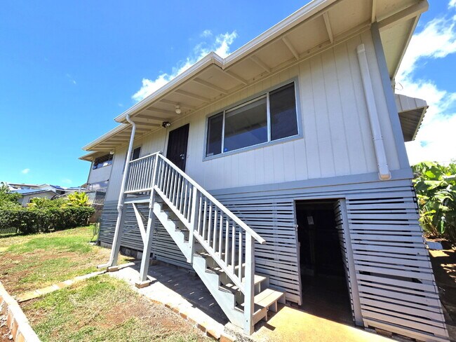 Building Photo - Renovated 2br/1ba Halawa Heights Cottage with Pearl Harbor Views!