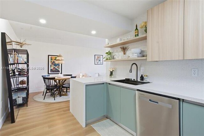 Building Photo - 1100 11th St