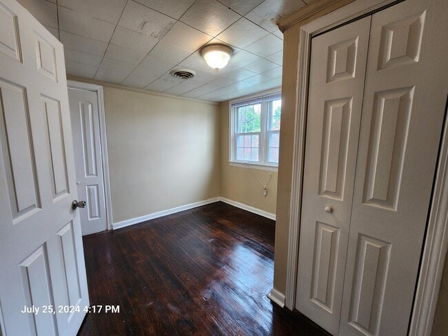 Building Photo - 2804 Mapleton Ave