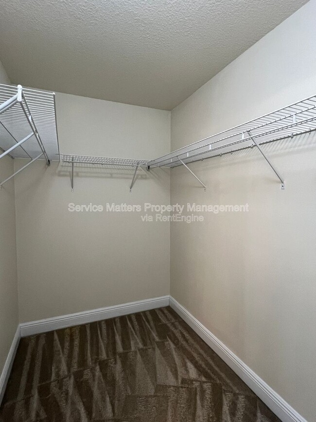 Building Photo - 7037 Season Dr