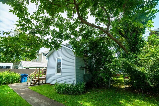 Building Photo - 107 N 13th St