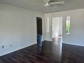 Building Photo - 6253 Teletha Ln