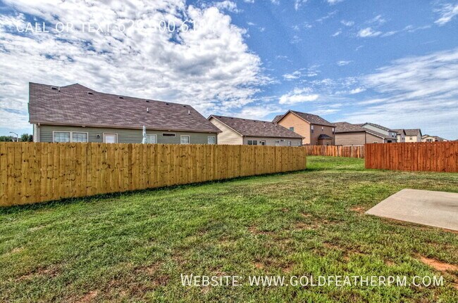 Building Photo - 3353 Tourmaline Dr
