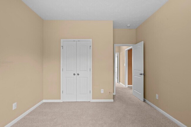 Building Photo - 215 Classy Ct