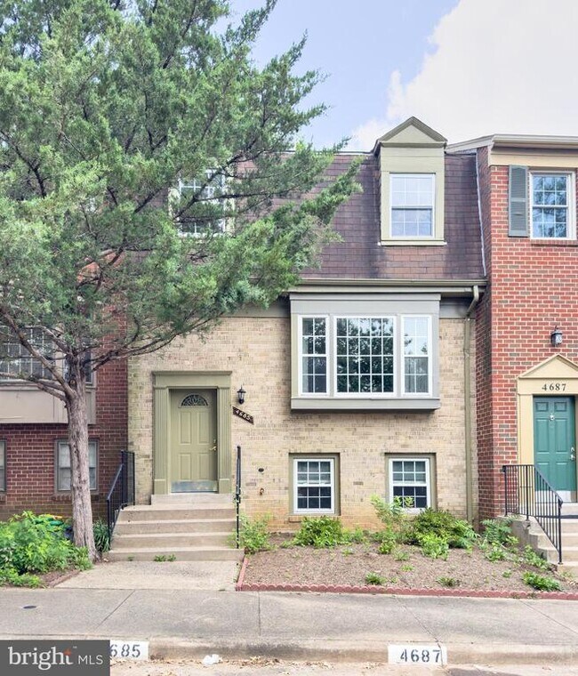 Building Photo - 4685 Forestdale Dr