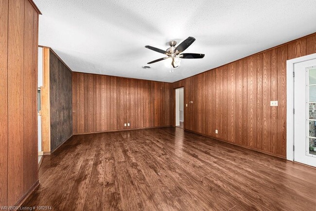 Building Photo - 100 Meadow Pl
