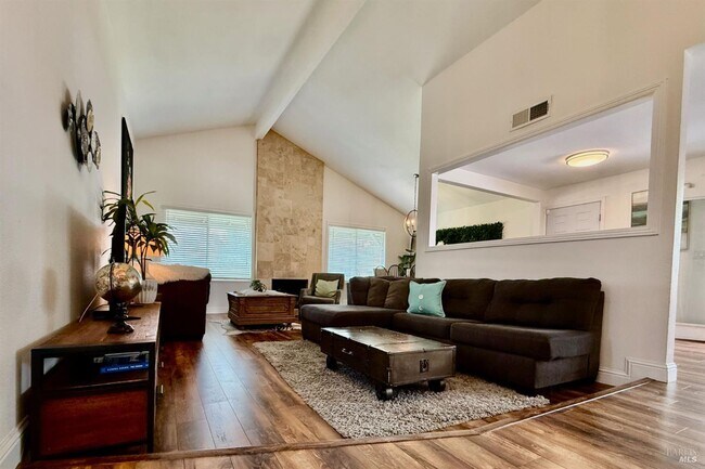 Building Photo - 1017 Carob Ct