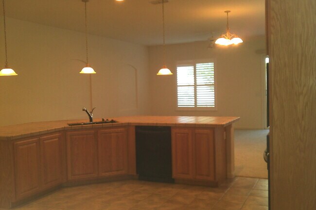 Building Photo - 6503 Kingbird Ct