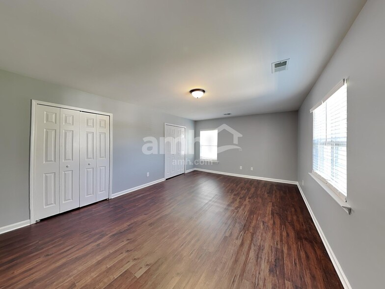 Building Photo - 3390 Merchant Ln