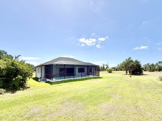 Building Photo - 20 Coxswain Dr