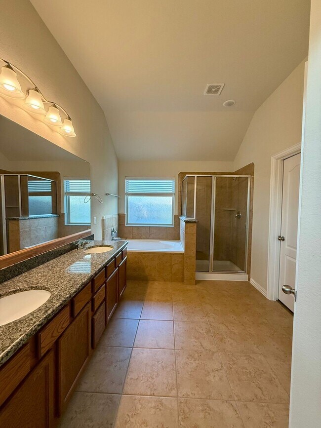 Building Photo - 3834 W Vicksburg Estates Dr