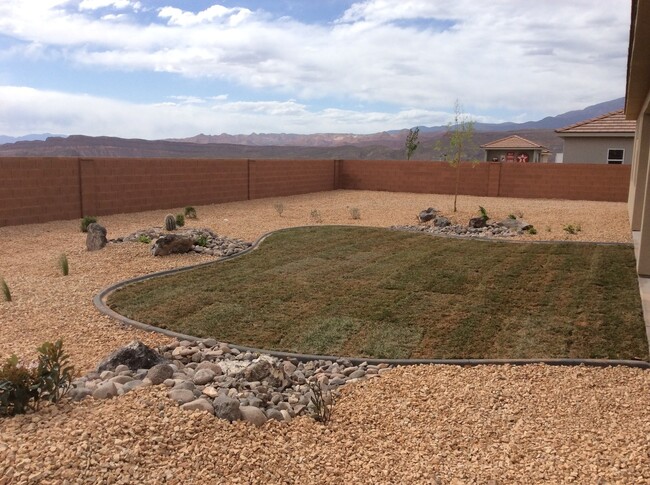 Building Photo - Beautiful Sky Ridge Home