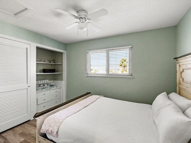 Building Photo - 334 Paradise Dr