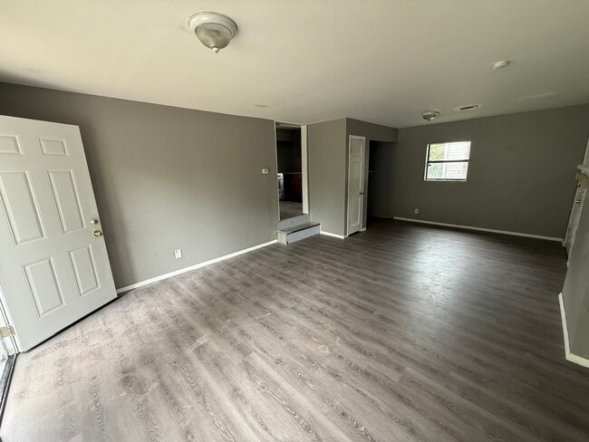 Building Photo - 1110 Richard Dr
