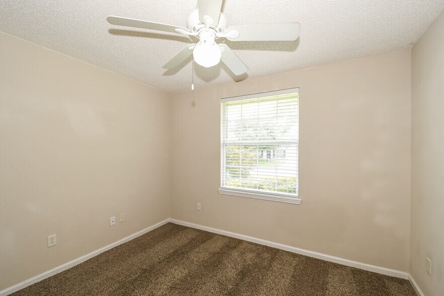 Building Photo - 12710 Dunns View Dr