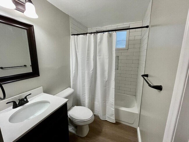Building Photo - 1243 Able Cir