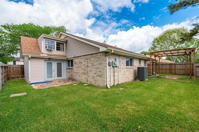 Building Photo - 407 Juniper Ct