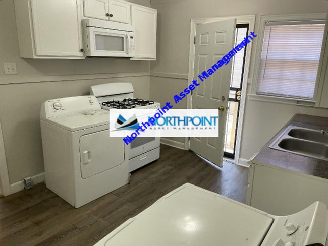 Building Photo - 3656 Kearney Ave