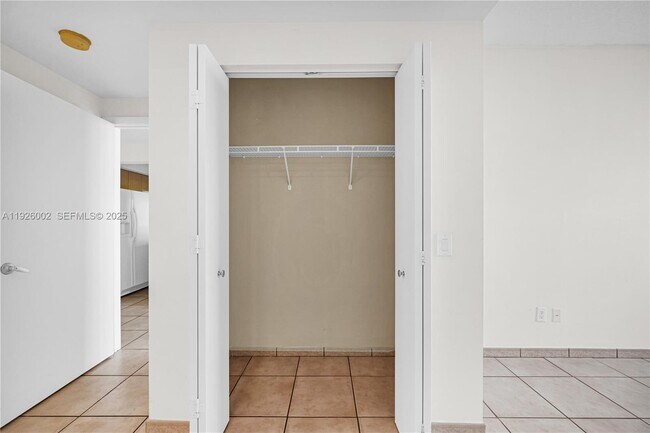 Building Photo - 2475 Brickell Ave