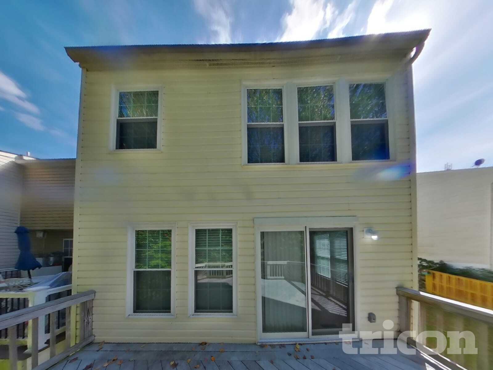 Building Photo - 9851 Bayline Cir