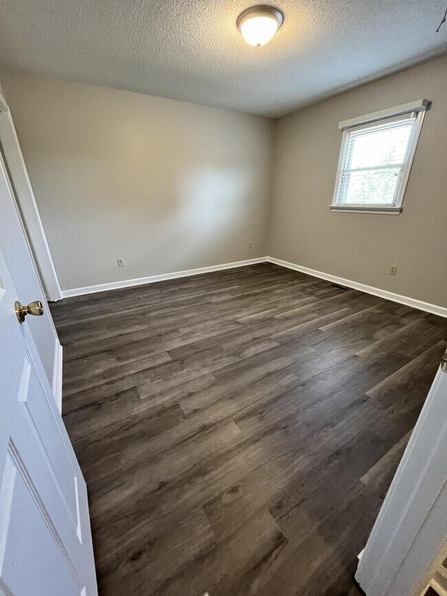Building Photo - Forest Acres Townhouse