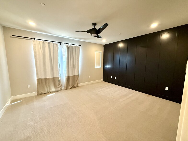 Master Bedroom - 204 Plum Tree St