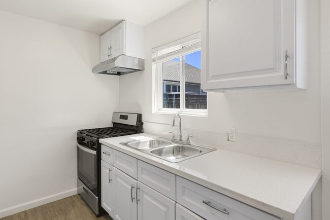 Building Photo - 4822 8th St