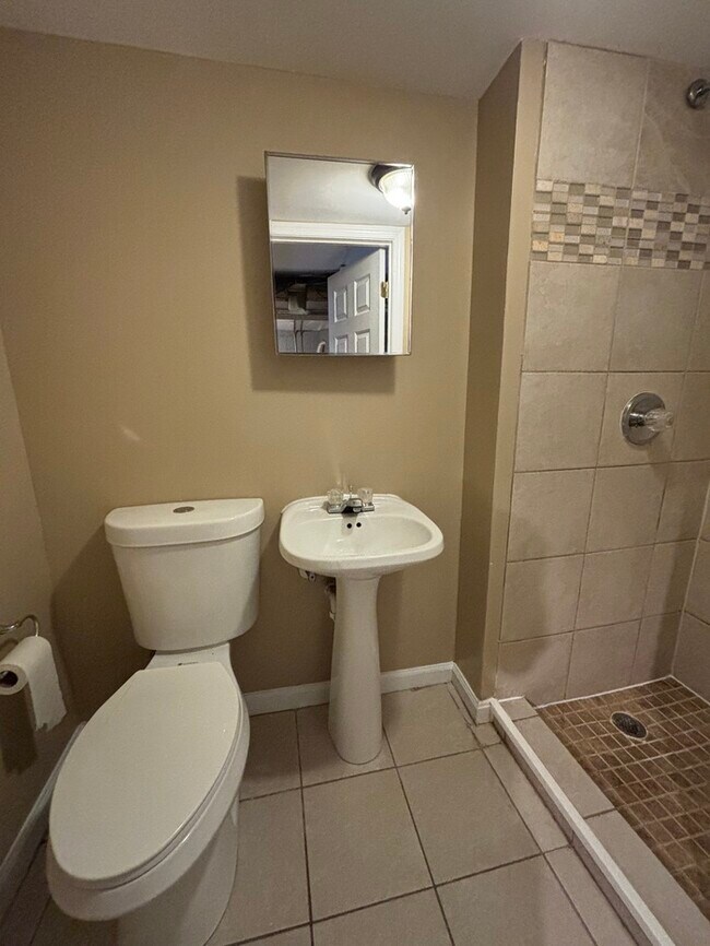 Building Photo - 3 Bedrooms plus Finished basement