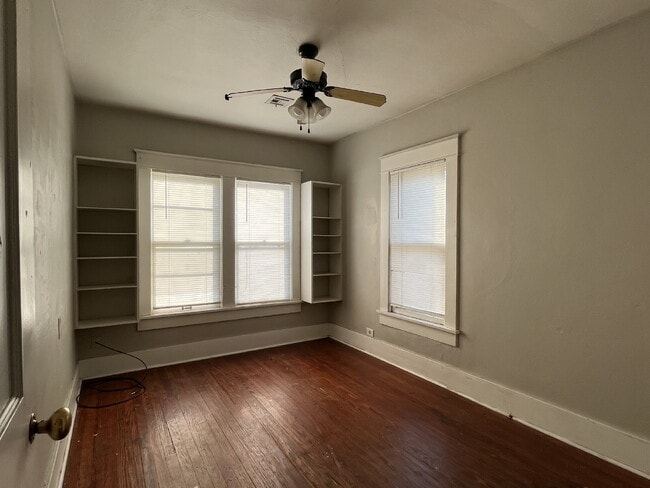 Building Photo - 2 Bedroom for Lease