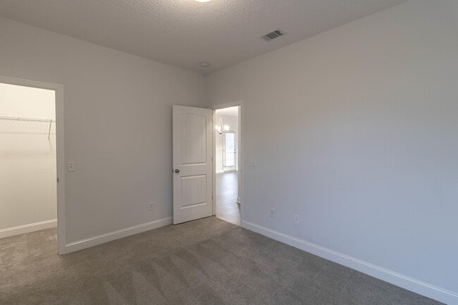 Building Photo - 260 Rutledge Dr